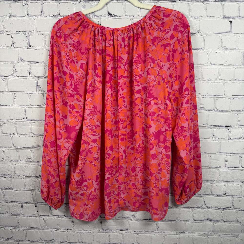 The Pioneer Woman Hot Pink Floral Keyhole Crepe Top Size Medium - Picture 3 of 5